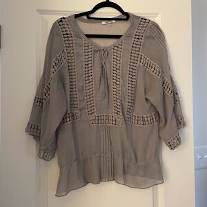 DANIEL RAINN SIZE L GRAY BLOUSE